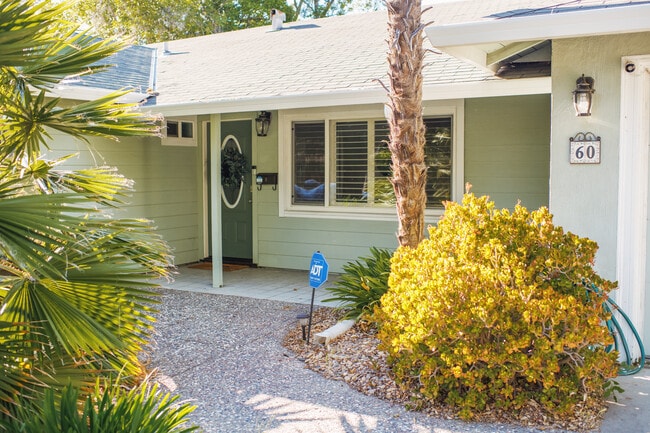 60 Vivian Dr in Pleasant Hill, CA - Building Photo - Building Photo