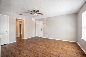 6110 Wheless Cove, Unit C in Austin, TX - Building Photo - Building Photo
