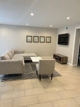 9120 Telfair Ave, Unit #15 in Sun Valley, CA - Building Photo - Building Photo