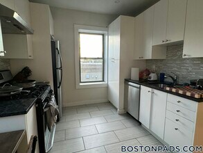 4 Hamlet St in Boston, MA - Building Photo - Building Photo