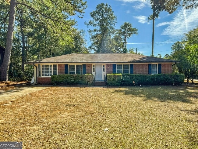 property at 1831 Tanglewood Rd