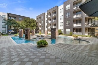 ICON at Ross in Dallas, TX - Building Photo - Building Photo