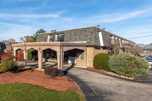 Harborview Apartment Community in Warwick, RI - Building Photo