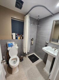 3852 Mount Vernon Dr, Unit 2 photo'