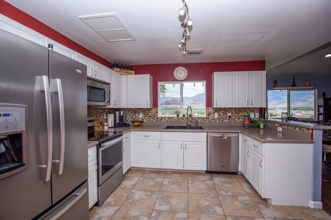 87-1054-1054 Ohe'Ohe St in Waianae, HI - Building Photo - Building Photo