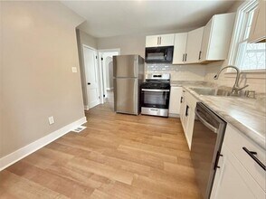 310 W Meyer Ave in New Castle, PA - Building Photo - Building Photo