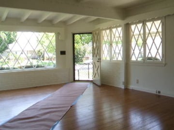 737 N Avon St in Burbank, CA - Foto de edificio - Building Photo