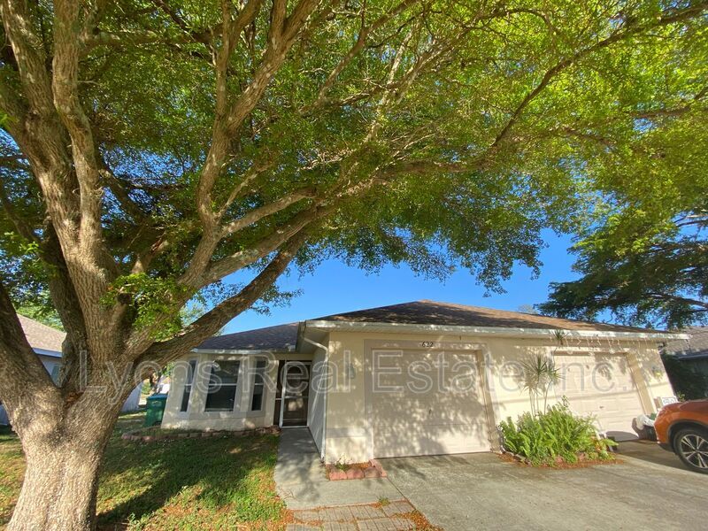 622 SE 13th Pl in Cape Coral, FL - Foto de edificio