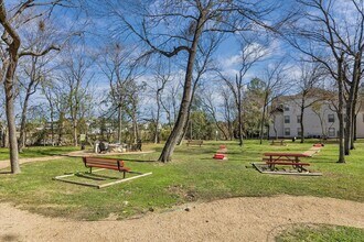 1710 W T C Jester Blvd in Houston, TX - Building Photo - Building Photo