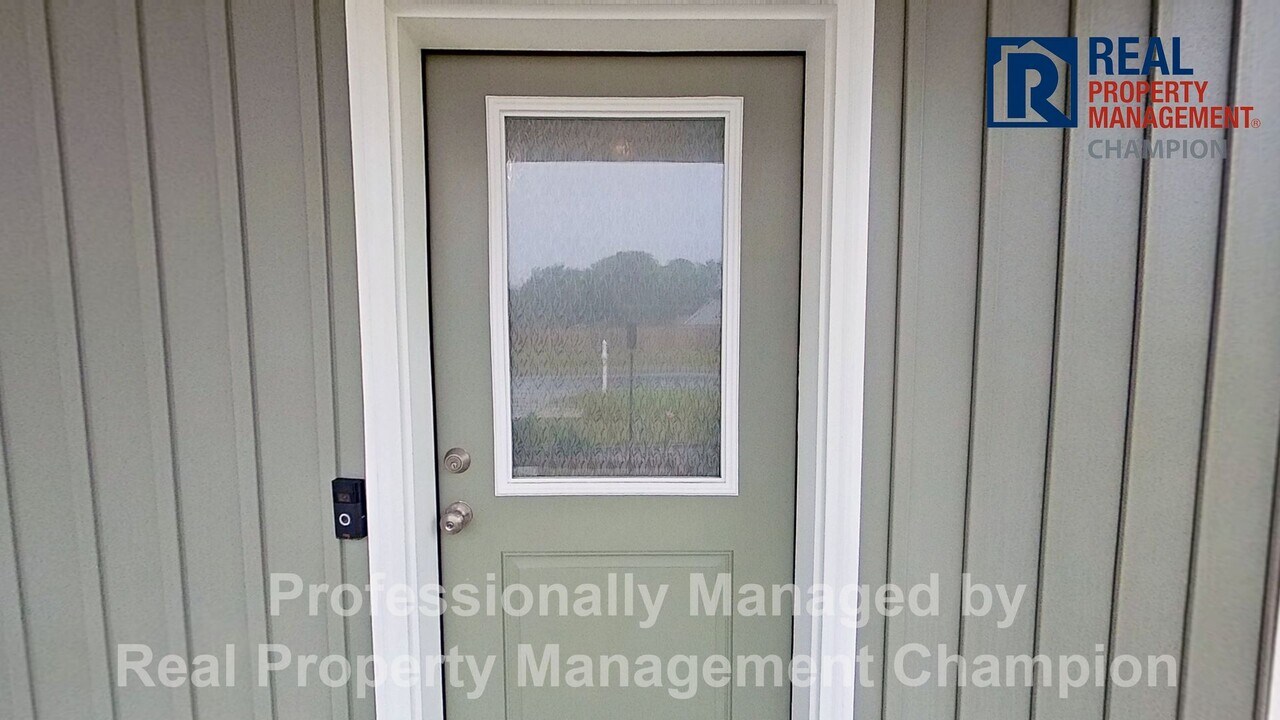 551 Misty Pond Dr in Hubert, NC - Building Photo