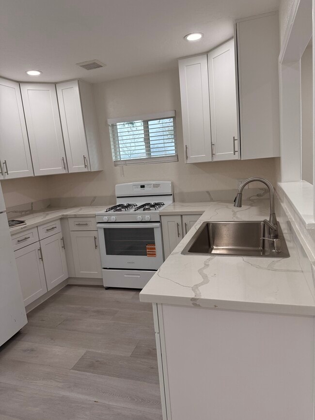 2904 N 1st St, Unit 2904 N 1st St in Fresno, CA - Foto de edificio - Building Photo