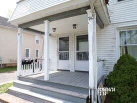 72 Washington Ave in Hamden, CT - Building Photo