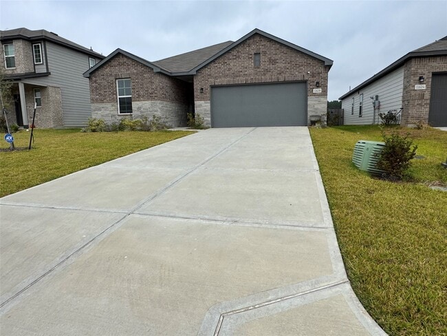 11628 Whirlaway Dr in Willis, TX - Building Photo - Building Photo