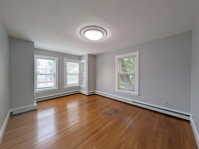 322 Beacon St, Unit 2