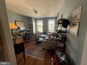 231 Pine St in Philadelphia, PA - Building Photo - Building Photo