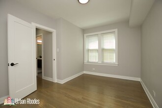 2238 N Sawyer Ave in Chicago, IL - Building Photo - Building Photo