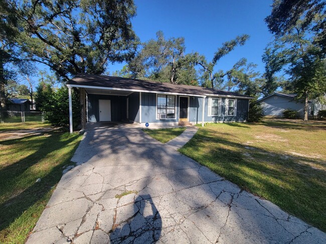 property at 3906 Danube Cir