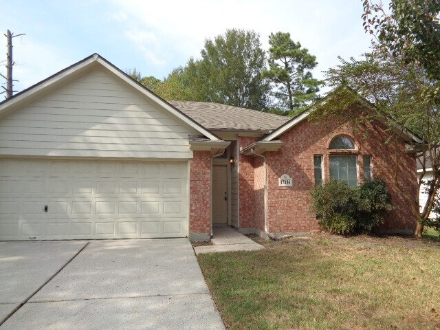 17136 Gleneagle Dr S in Conroe, TX - Building Photo