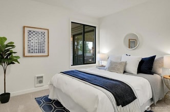 17431 Ambaum Blvd S in Seattle, WA - Building Photo - Building Photo
