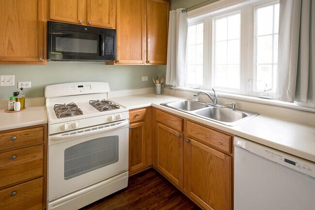 611 E Wilson St in Batavia, IL - Building Photo - Building Photo
