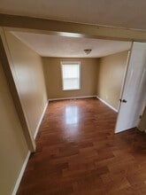 23704 Cayuga Ave in Hazel Park, MI - Building Photo - Building Photo