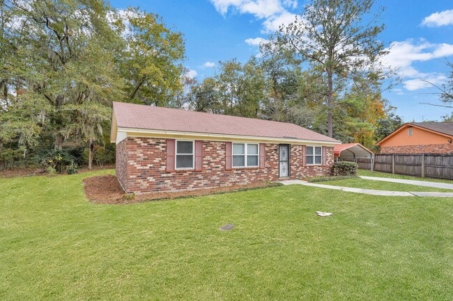 property at 5 Holiday Ct