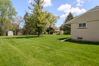 W149N6158 Pocahontas Dr in Menomonee Falls, WI - Building Photo - Building Photo