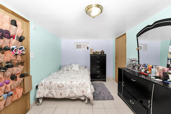 1702 N Harding Ave in Chicago, IL - Building Photo