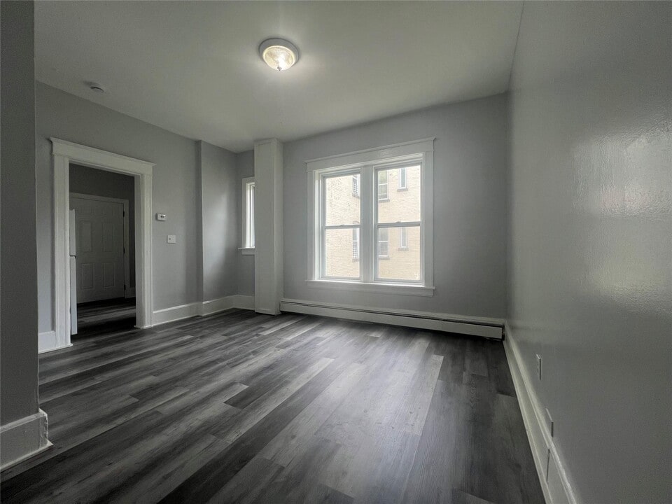 60 Carroll St in Poughkeepsie, NY - Building Photo
