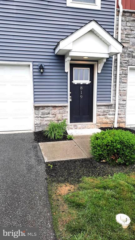 819 Schooner Ln in Mechanicsburg, PA - Building Photo - Building Photo