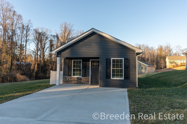 808 5th Ave SW in Hickory, NC - Building Photo - Building Photo