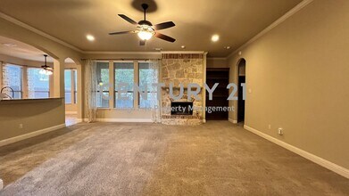 11129 Castle Oak Ln in Fort Worth, TX - Building Photo - Building Photo