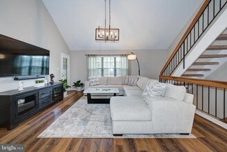 256 Everly Ct in Mount Laurel, NJ - Building Photo - Building Photo
