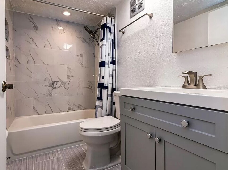 5419 Hansel Ave, Unit Camelot by the Lake in Orlando, FL - Foto de edificio