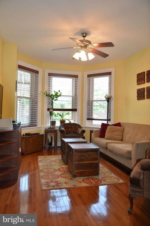 3025 11th St NW in Washington, DC - Building Photo