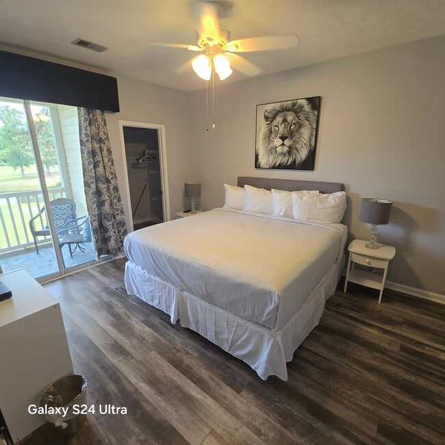 property at 654 River Oaks Dr