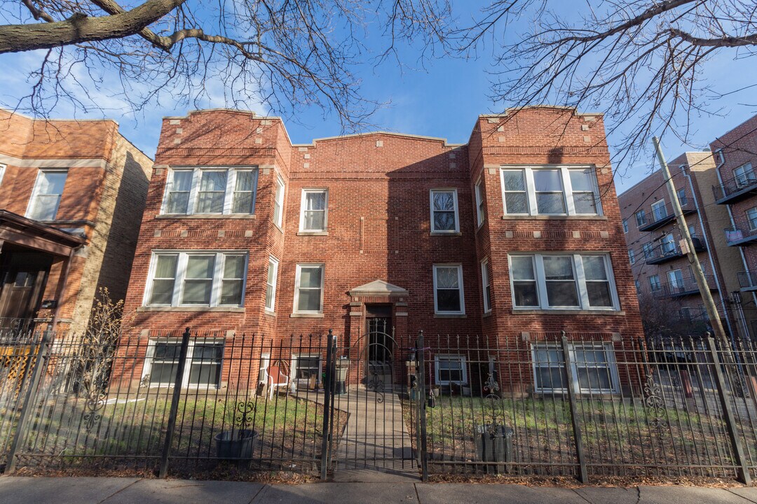 2817 N Talman Ave in Chicago, IL - Building Photo