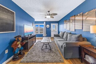 1472 W Beach Blvd in Gulf Shores, AL - Building Photo