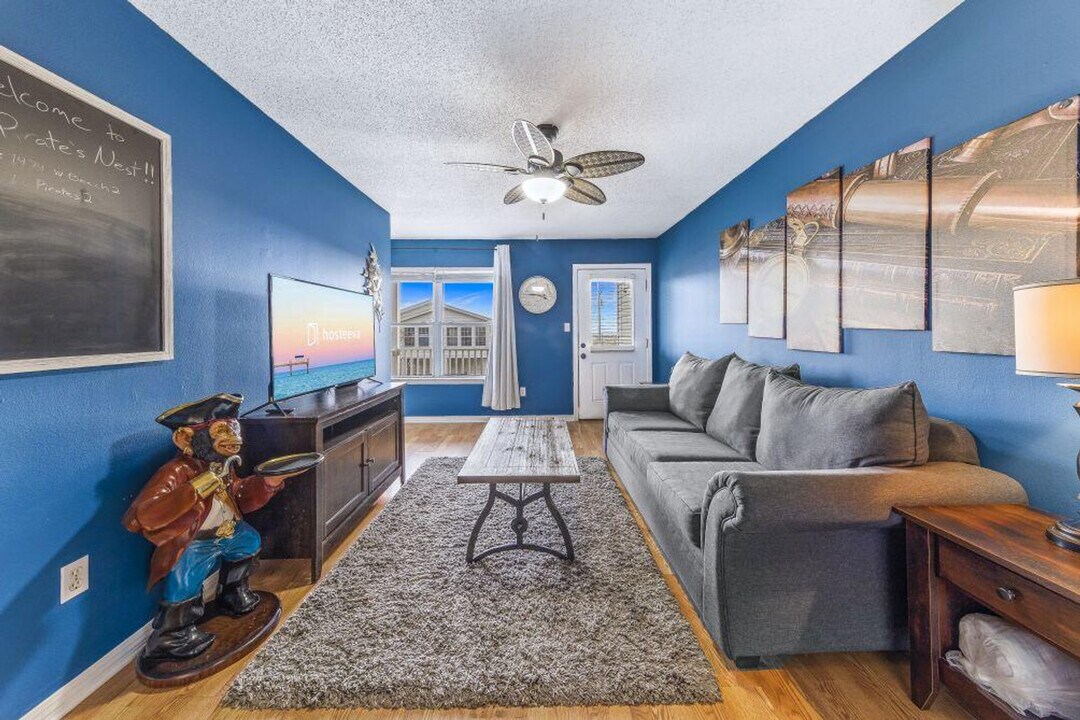 1474 W Beach Blvd in Gulf Shores, AL - Building Photo