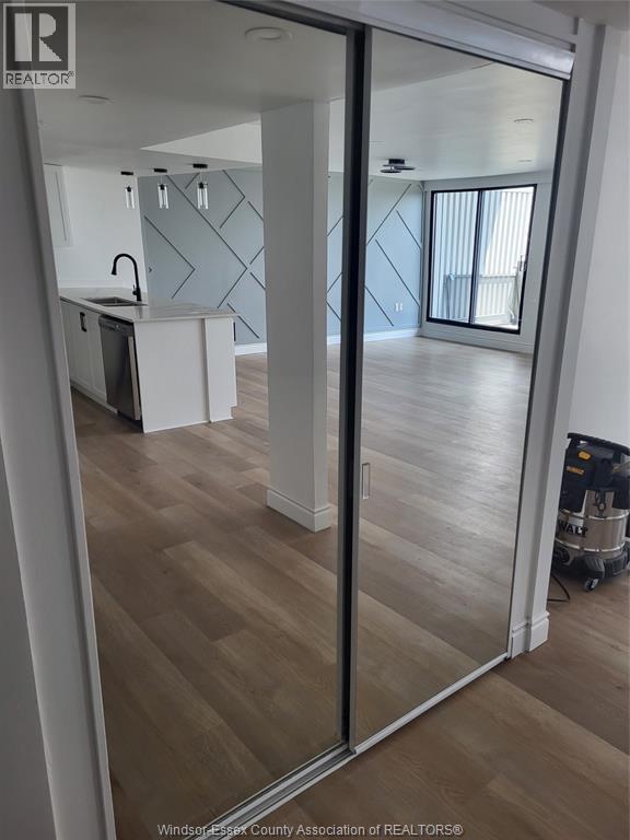 380 Pelissier St in Windsor, ON - Foto de edificio - Building Photo