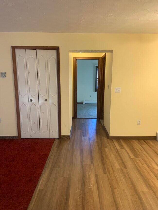 1166 Middle Tpke W, Unit 1166 in Manchester, CT - Foto de edificio - Building Photo