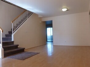 1705 Encarta St in Las Vegas, NV - Foto de edificio - Building Photo