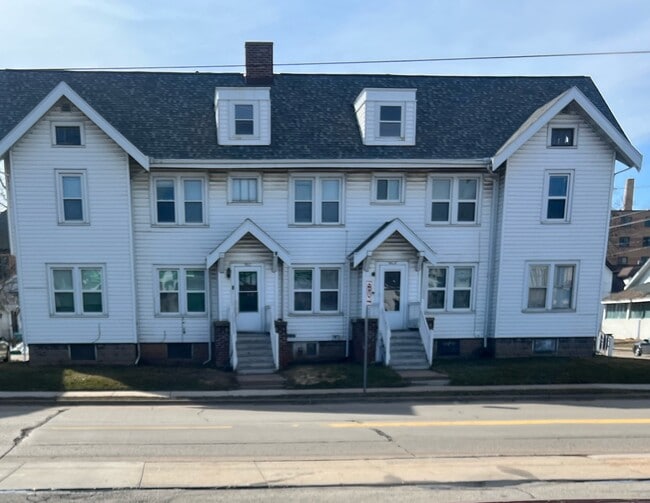 property at 461 Bowen St