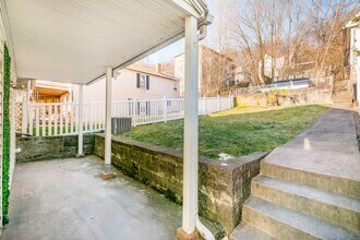804 Ridge Ave in Mckees Rocks, PA - Building Photo - Building Photo