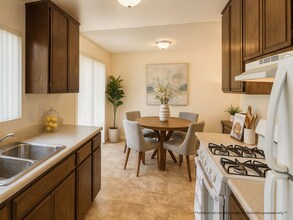 1010 S Magnolia Ave in El Cajon, CA - Building Photo - Building Photo