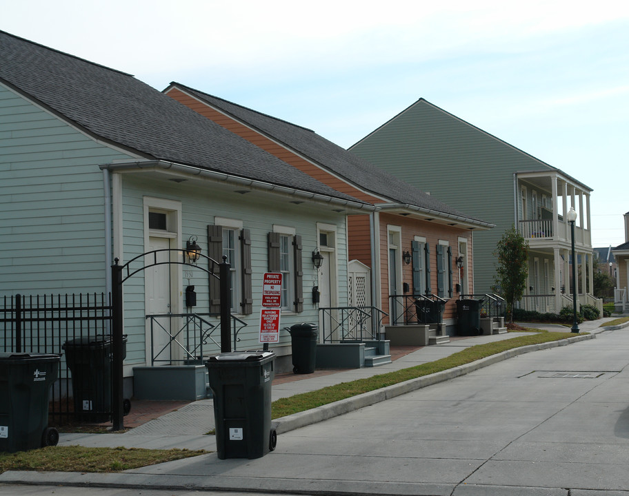 1930 Annunciation St in New Orleans, LA - Building Photo