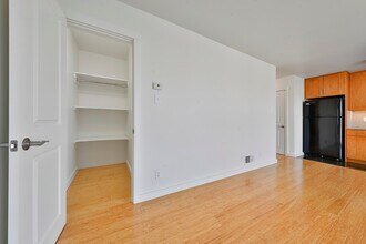 67 Parkridge Dr, Unit 0 in San Francisco, CA - Foto de edificio - Building Photo