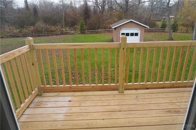 157 Co Rte 89 in Oswego, NY - Foto de edificio - Building Photo