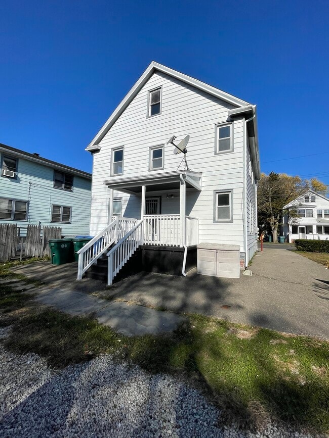 46 George St in Hamden, CT - Building Photo - Building Photo