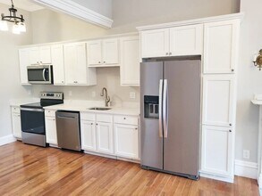 387 Beacon St in Boston, MA - Building Photo - Building Photo